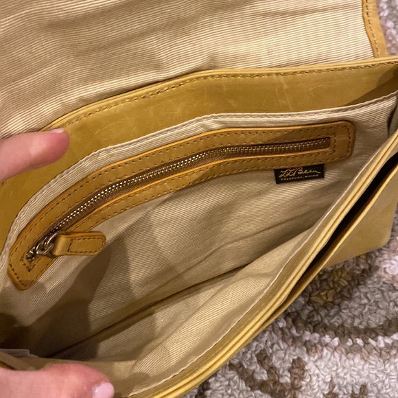 Deep yellow leather purse - Picture 5 of 6